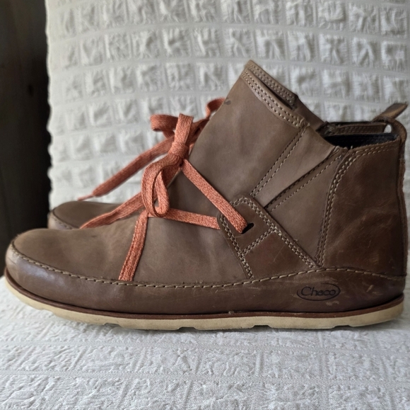 Chaco Brown Ankle Boots with Orange Laces - Picture 4 of 10